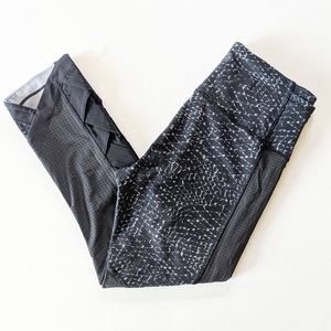 Lululemon Var-city Crops Samba Snake Battl…